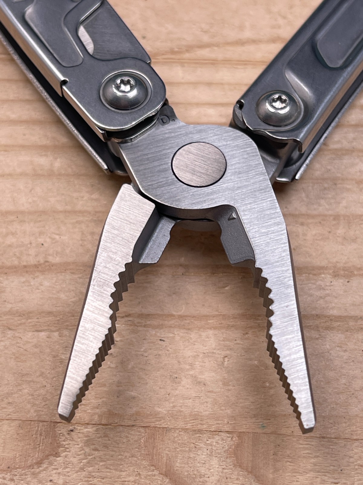 Leatherman Rev Multi‑Tool Knife – Stainless Steel w/ Pocket Clip 06/15