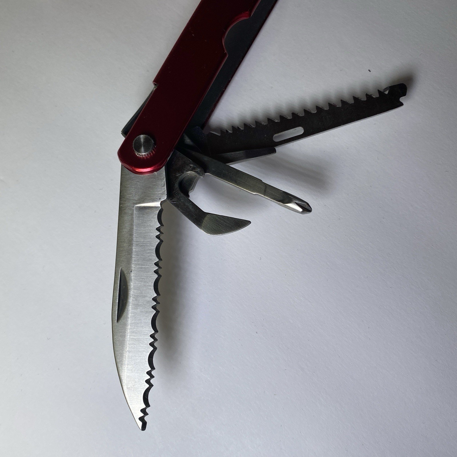 Durabuilt Multi Tool with Pliers red 11 tools 4.5″ 11 blades