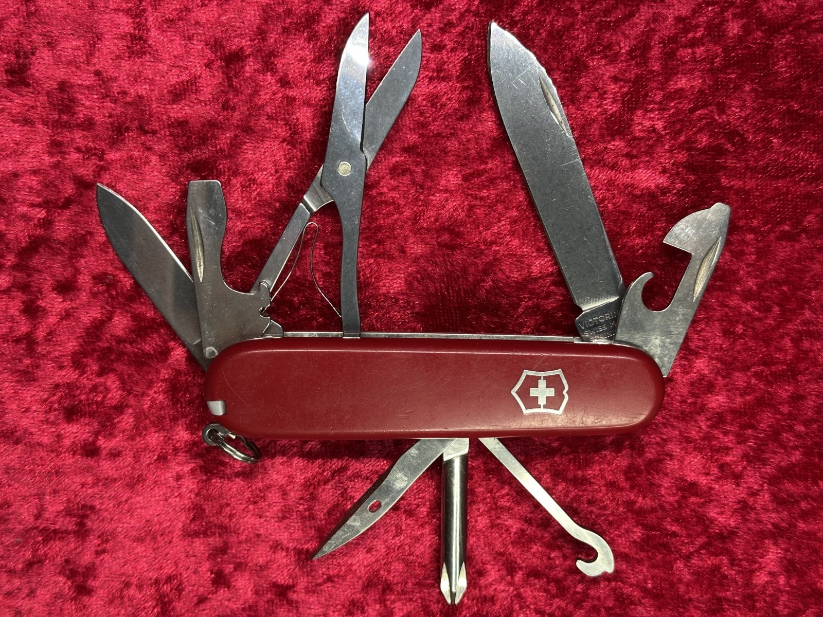 Victorinox Super Tinker Red Swiss Army Knife 11 Tool 3 Layer Random Pick (186)