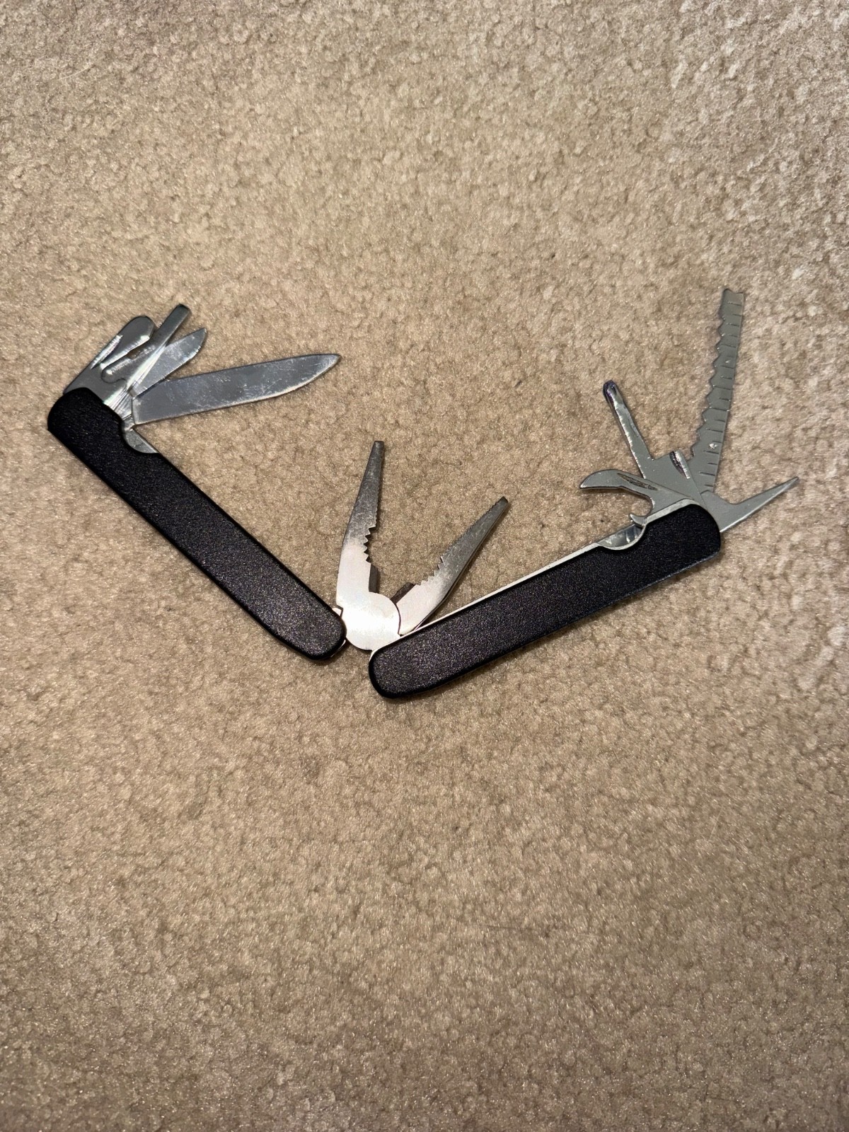 Vintage Multi-Tool 9 in 1 Recoil Tool with Case Black Knife Pliers Screwdriver