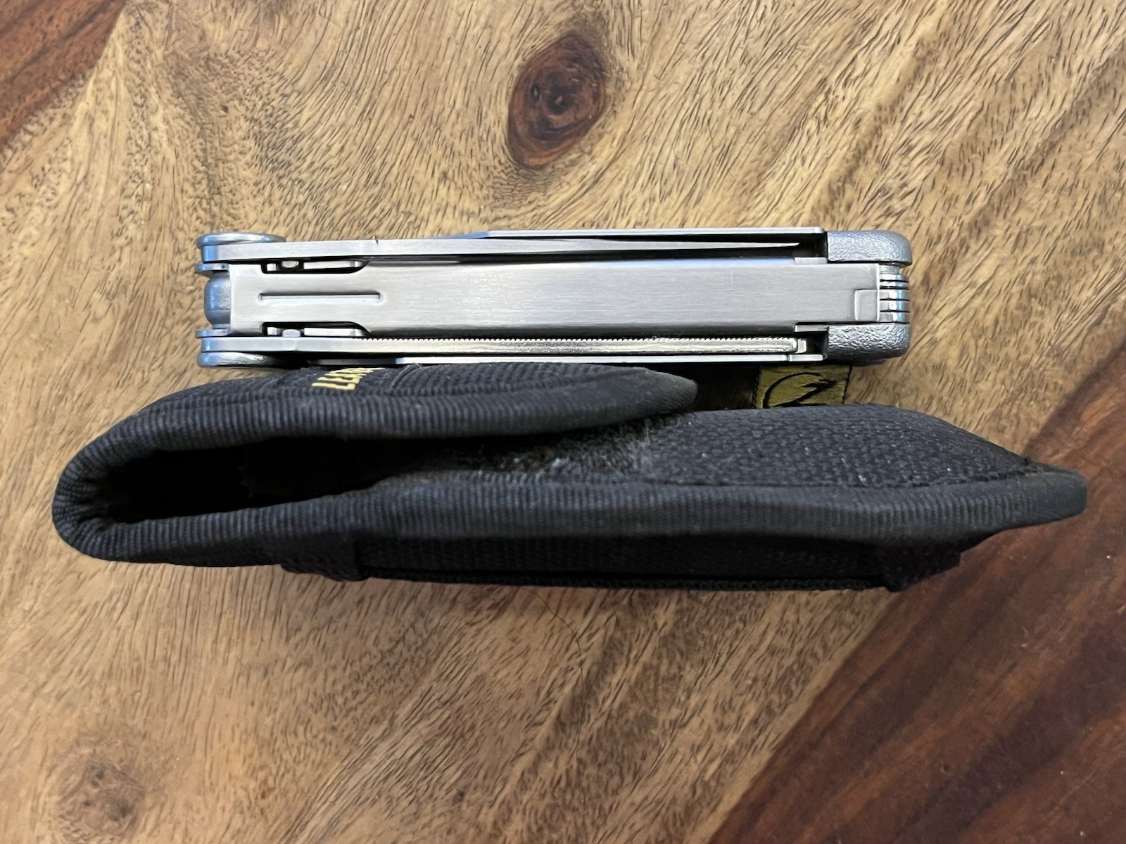 Retired 2001 Original Leatherman Wave w/Sheath SUPER NICE!! TSA Confiscated