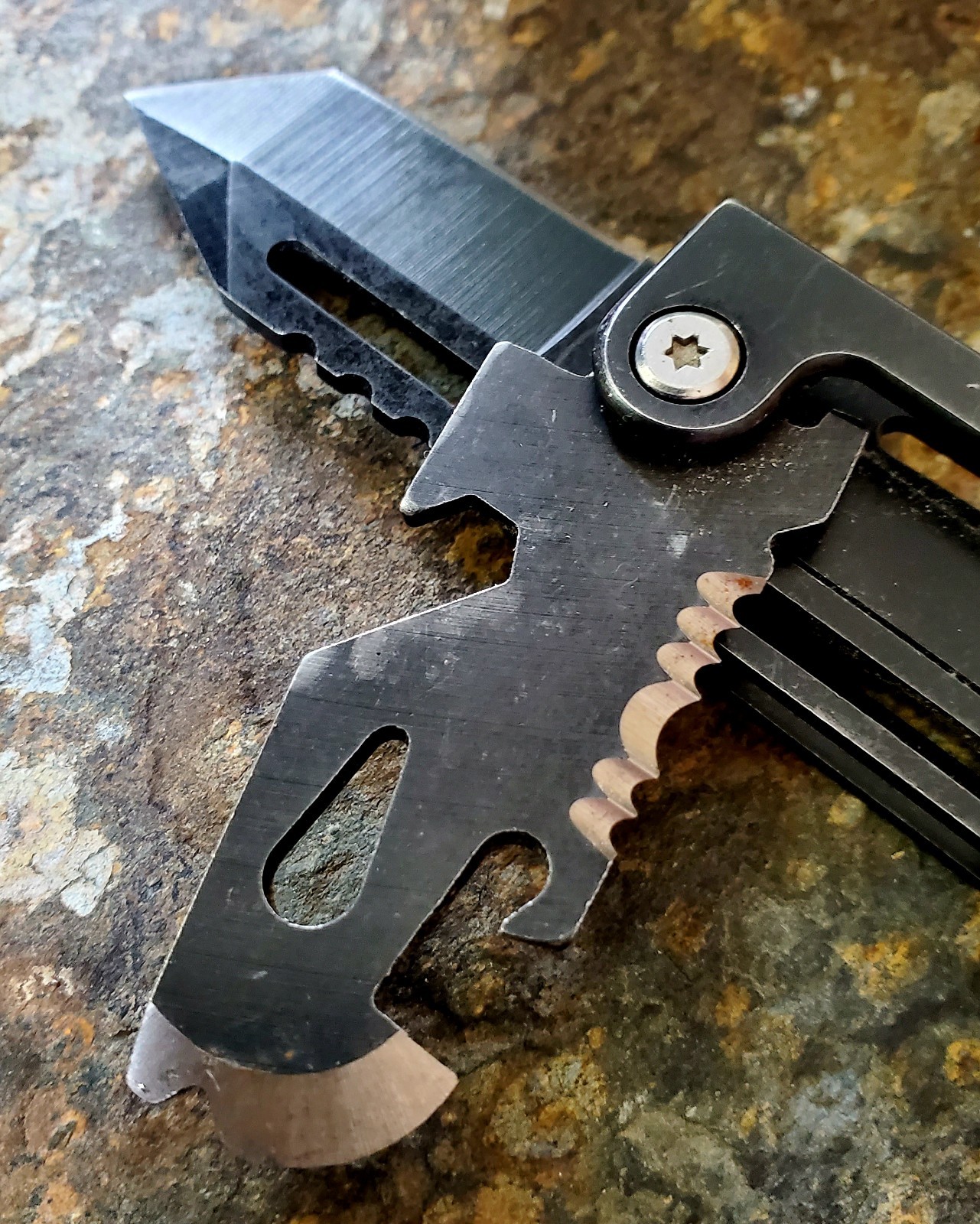 EDCfans Knife, Multitool, Tanto Pocket Knife with Key Clip