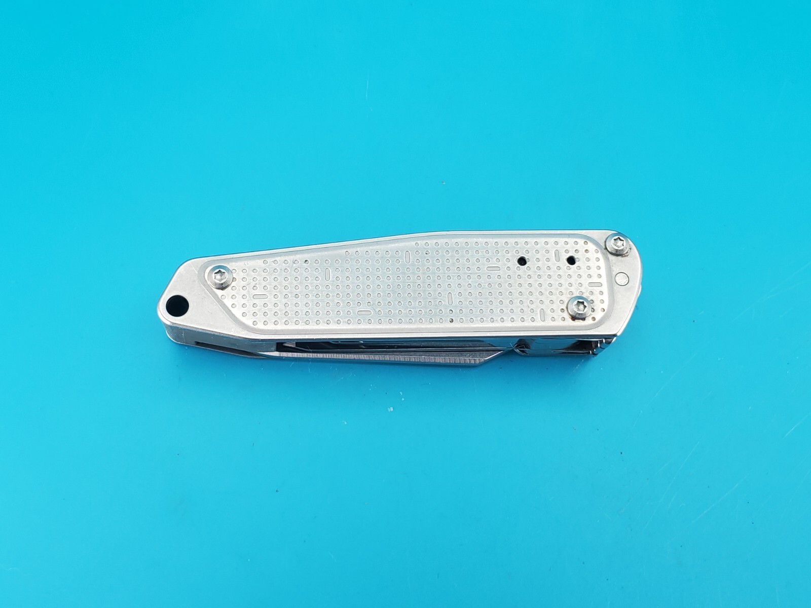 Leatherman FREE T2 Pocket Knife Multi-tool!