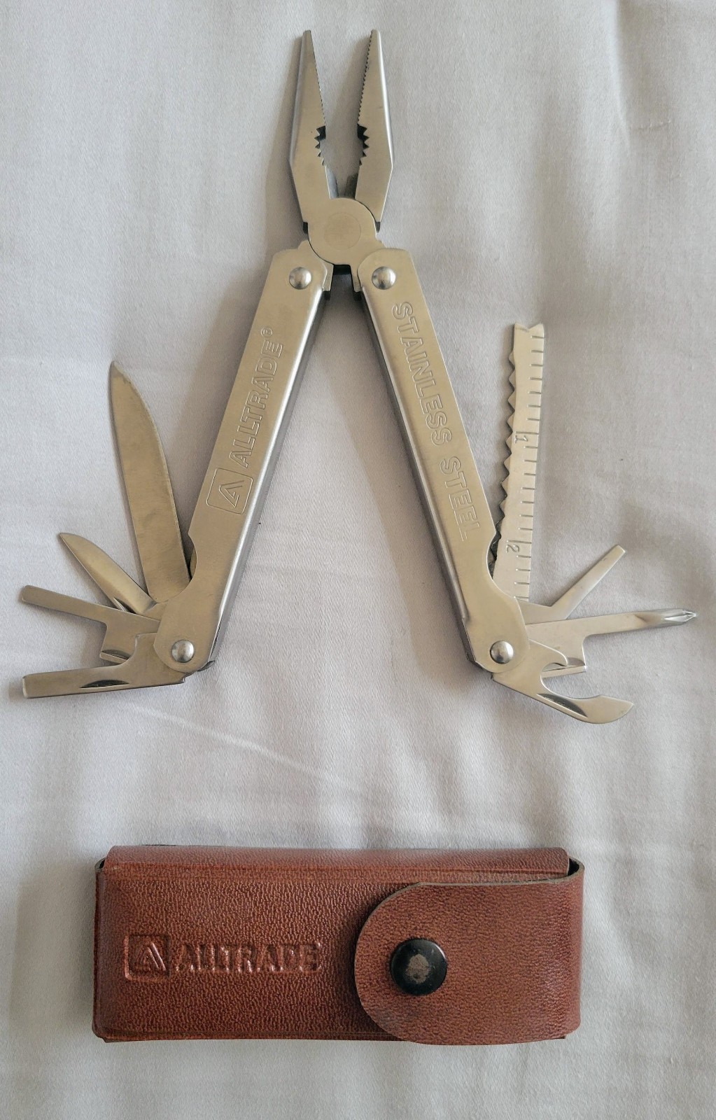 Alltrade Stainless Steel Multi Function Tool Pliers Screwdriver with Belt Case