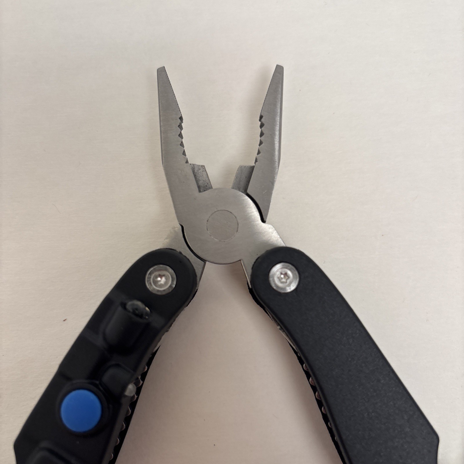 SmartGear USB Rechargeable Flashlight Black Multitool Sheath Camp Hunt Fish