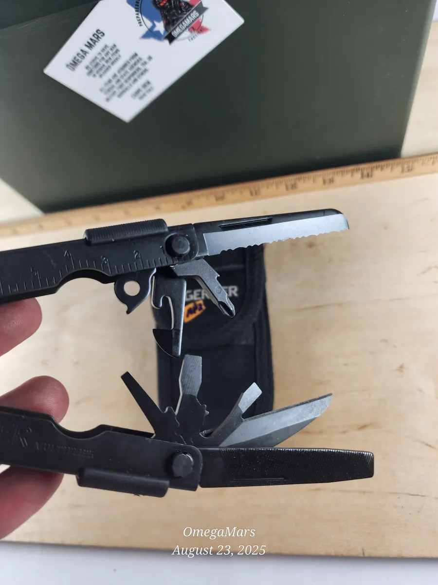 Gerber MP 600 Looks/feels brand new, w/sheath. #MP2 (MSRP 105)