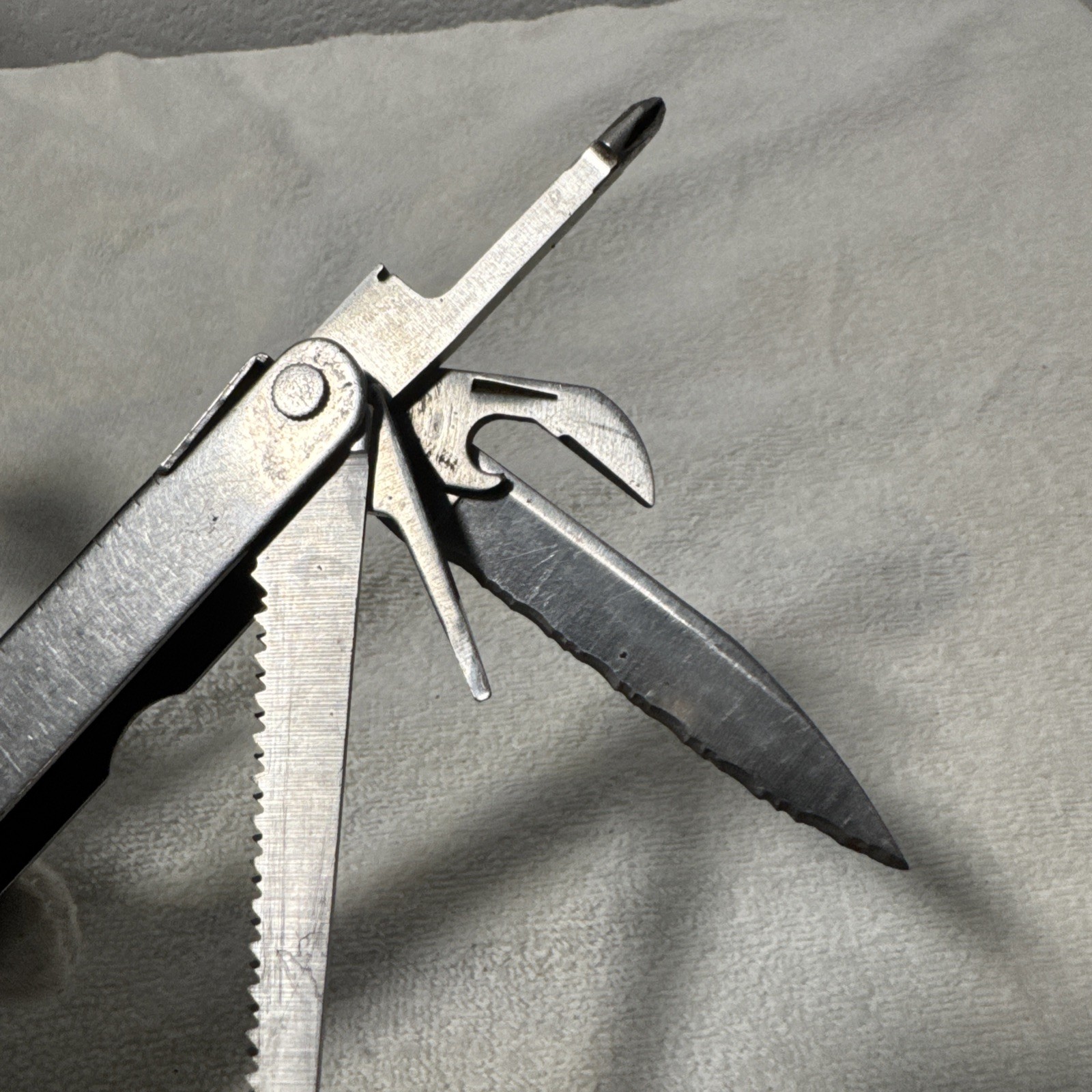 Leatherman Super Tool Portland Or Silver Stainless Steel Bond Pliers Multi-Tool
