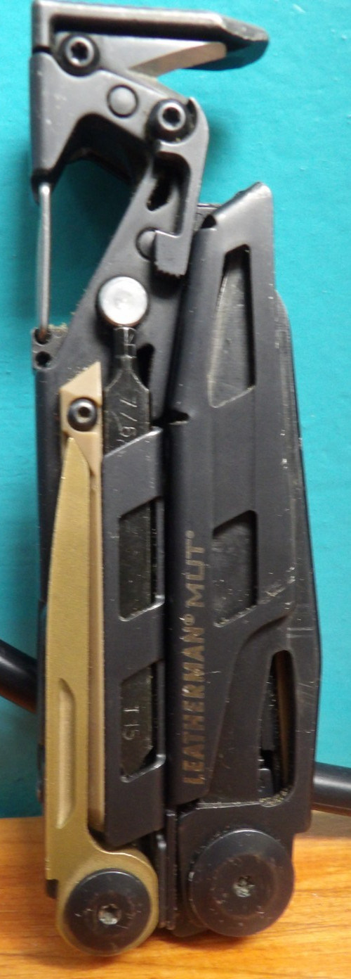 LEATHERMAN MUT MULTI-TOOL & WRENCH W/ COYOTE MOLLE SHEATH
