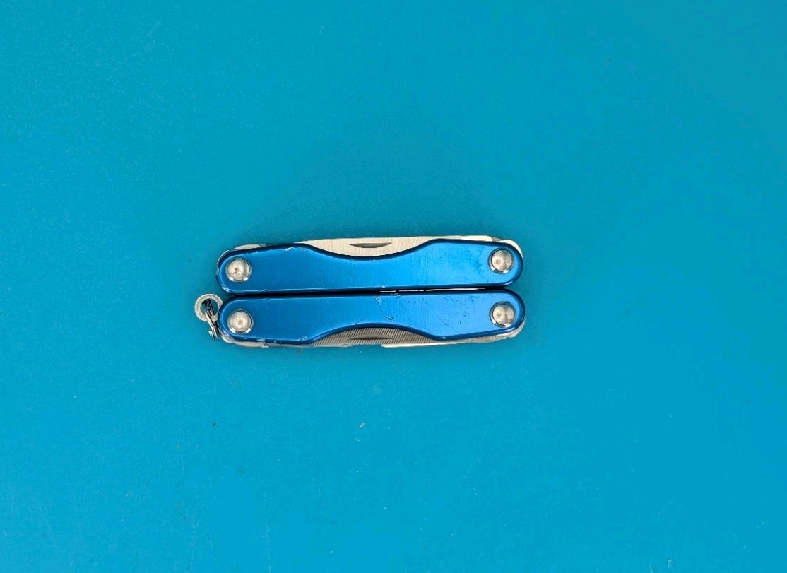 Leatherman Squirt P4 Multi-Tool, Key Ring, Retired, BLUE!