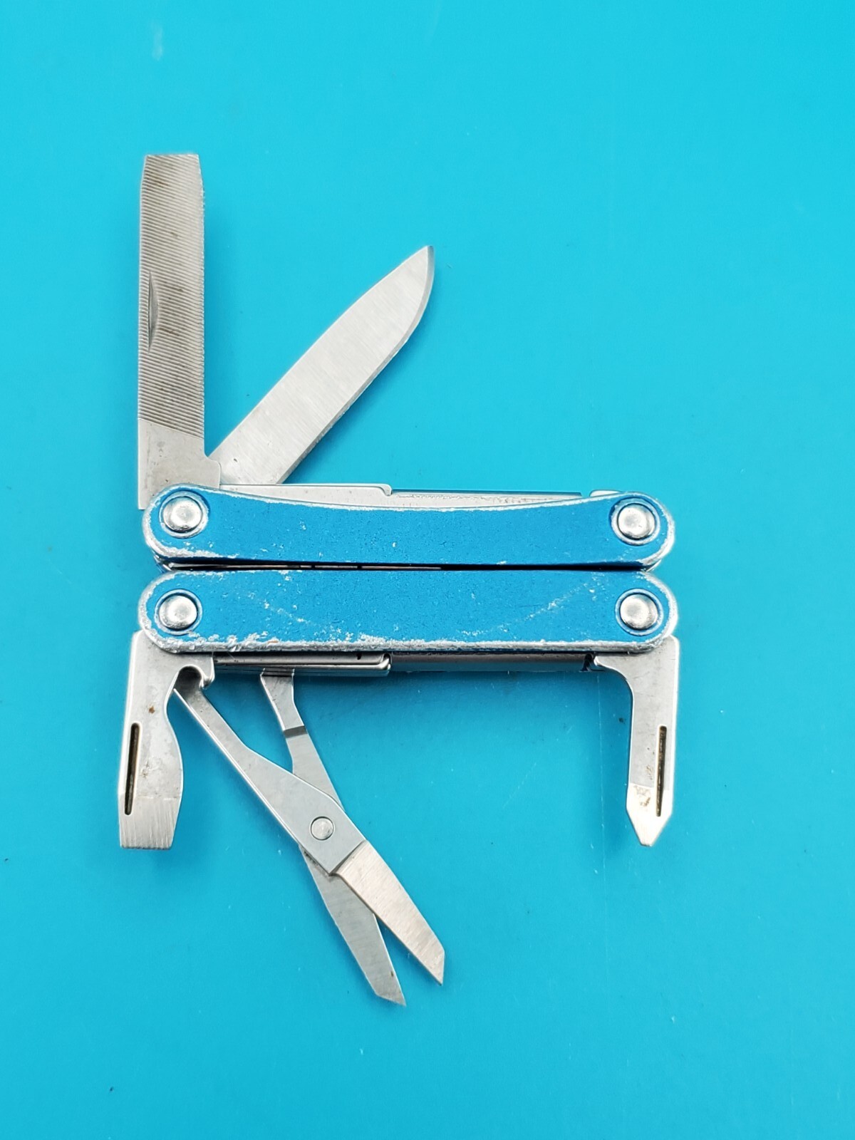 Leatherman SQUIRT PS4 Multi-Tool With Pliers Scissors Knife BLUE!