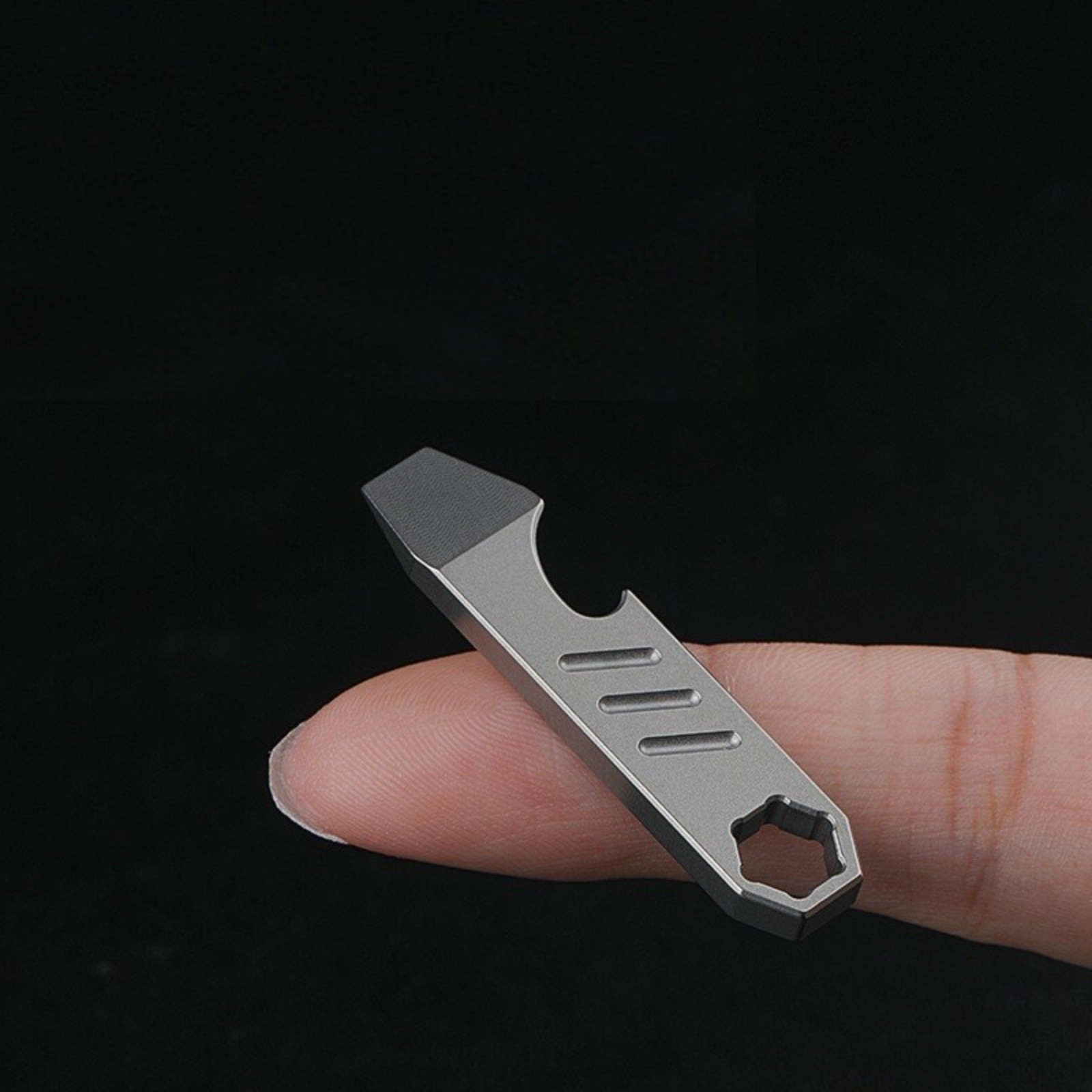 1PC Mini Titanium Alloy Pry Bar EDC Crowbar Bottle Opener Pocket Tool Keychain