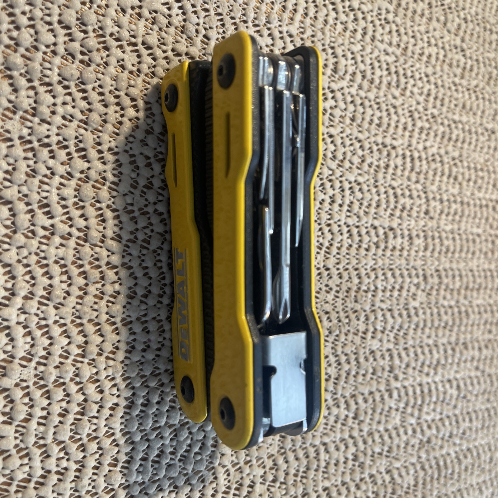 DeWalt 16-in-1 Multi-Tool W/Pliers/Knife/Screwdrivers/Openers/Liner Lock Blade