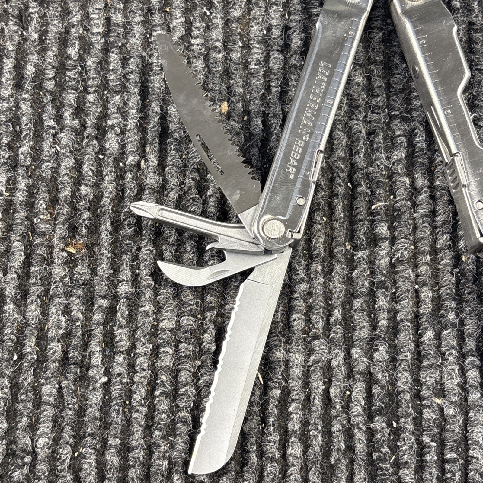 Leatherman REBAR Multi-Tool (083)