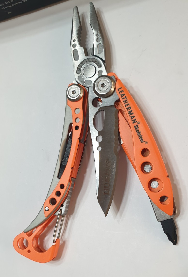 🔥🔥 Leatherman Mini Rare Retired Multi Tool Keychain Size Fold to Full Size