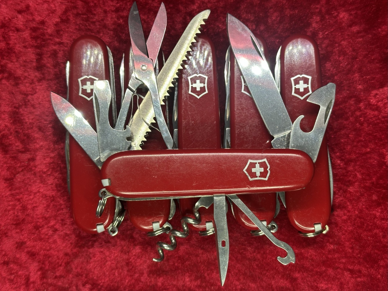 Victorinox Huntsman Red Swiss Army Knife 91mm 12 Tool 4 Layer Random Pick (221)
