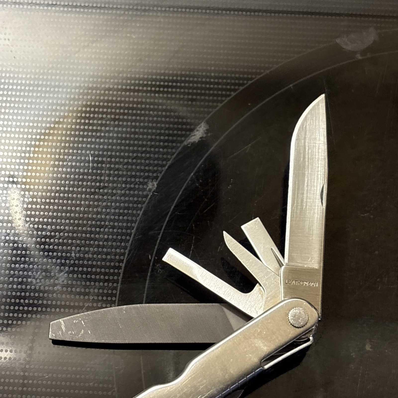 Vintage LEATHERMAN Super TOOL 200 Multi Tool! 03/04 Date Stamp! NICE with sheath