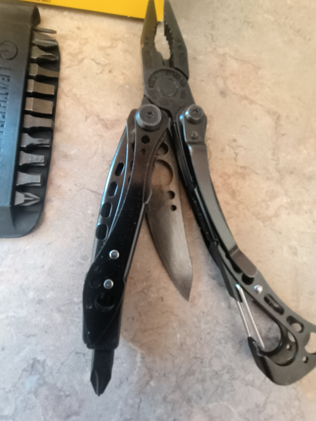Leatherman Skeletool CX Onyx 833129 Mutli-Tool/Bit Kit/Nylon Sheath 934860