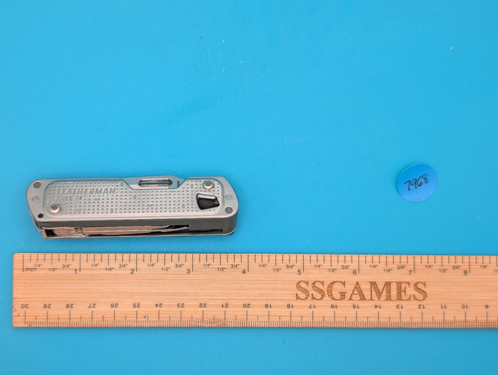 Leatherman FREE T4 Pocket Knife Multi-tool! Stainless! RETIRED!