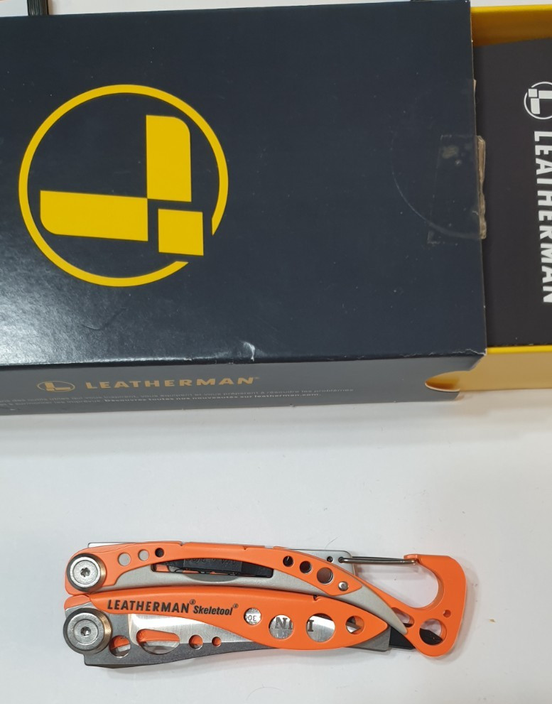 🔥🔥 Leatherman Mini Rare Retired Multi Tool Keychain Size Fold to Full Size