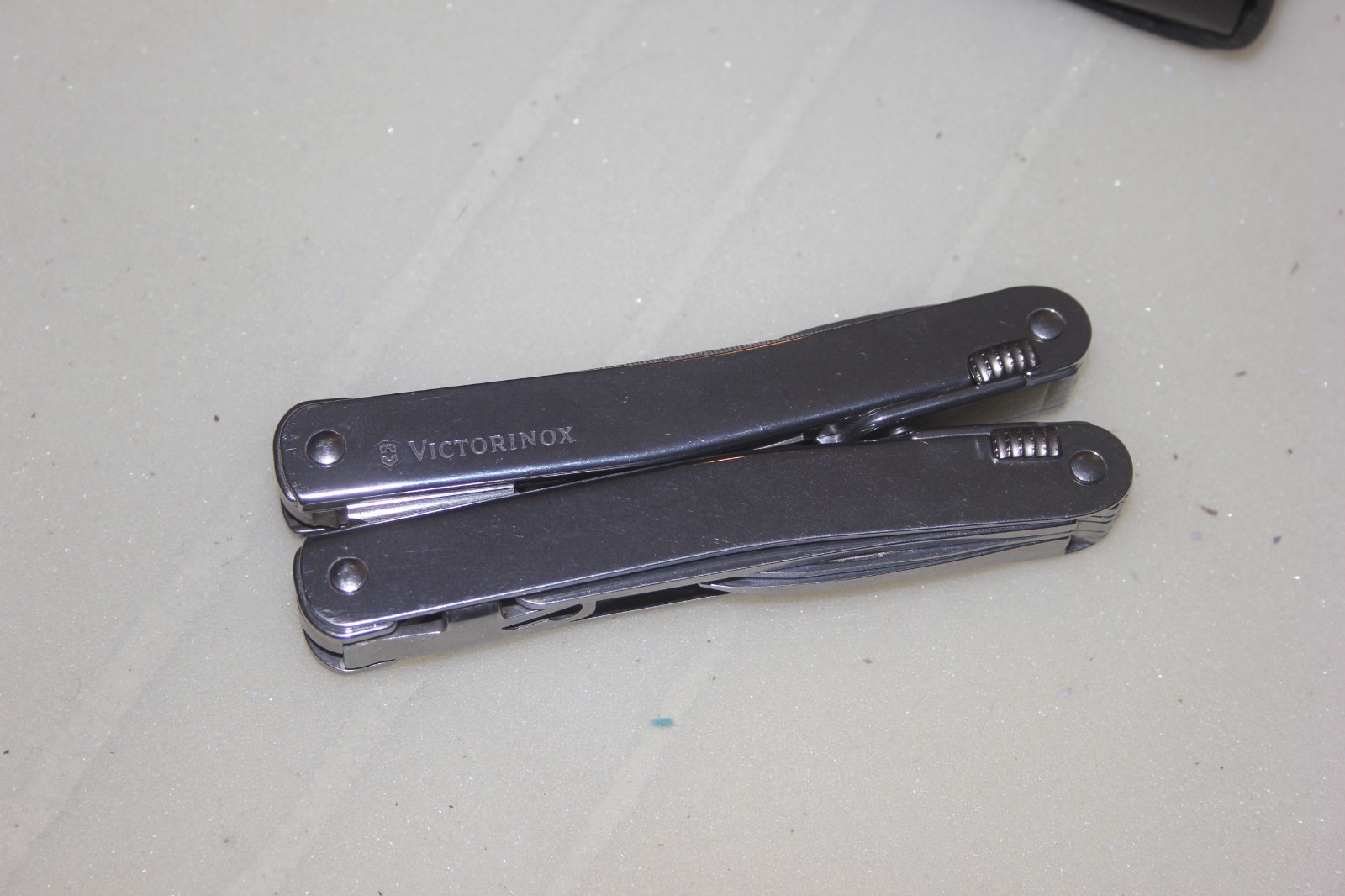 Victorinox Swiss Tool Spirit MX? XBS ? Multitool, leather case, vintage?