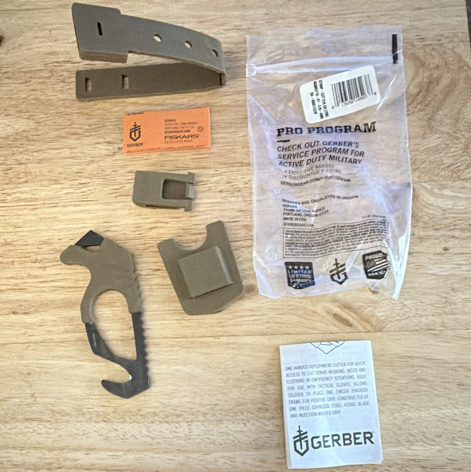 Gerber Deployment 4-Tool Multi-Tool Knife 1.9″ Straight Edge Green/Black