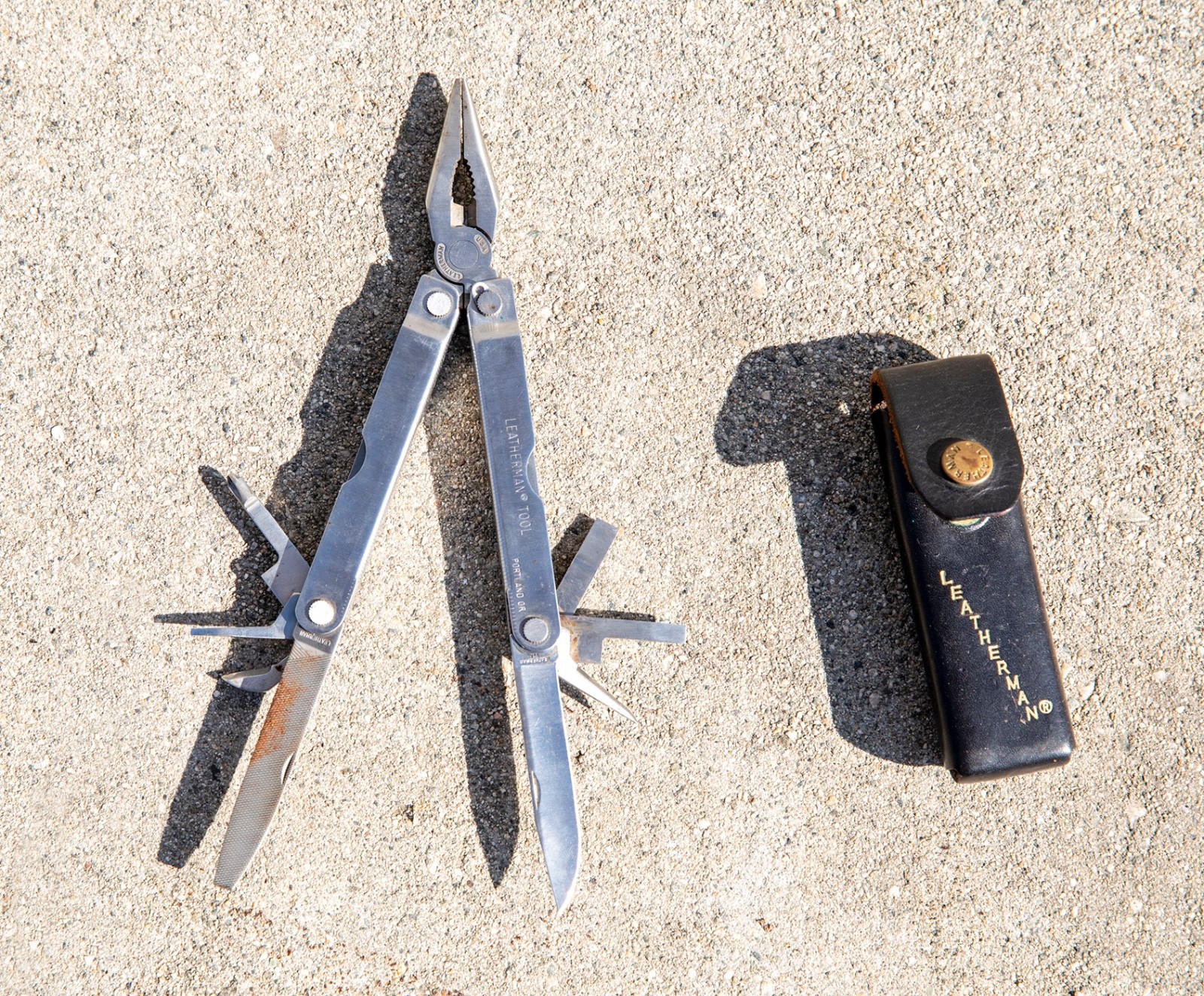Vintage Original Leatherman Multi Tool w/ Original Leather Sheath