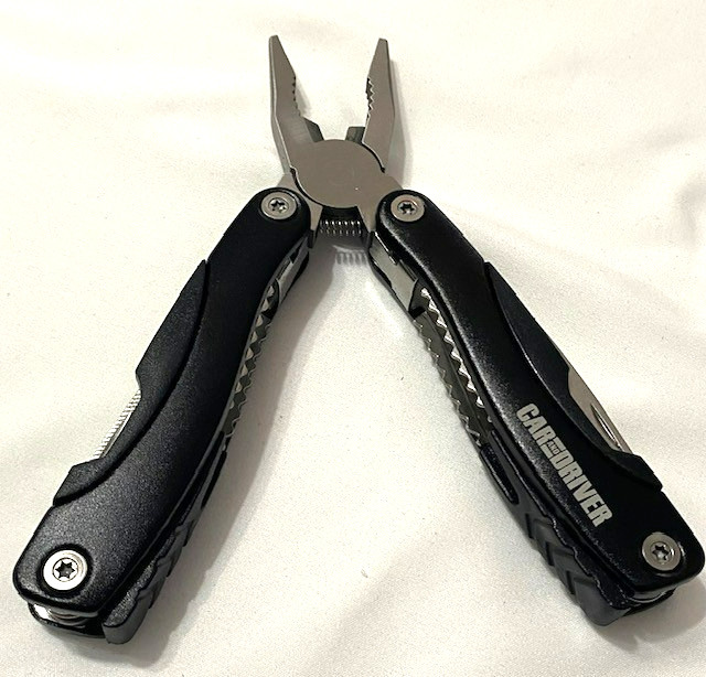 Car and Driver 15- Multitools Screwdrivers Pliers Wire Cutter Swiss Army Knife