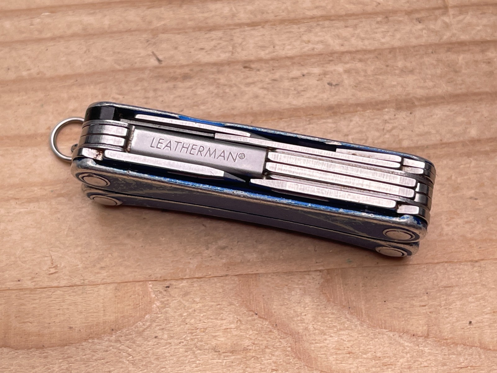 Leatherman Squirt PS4 Blue Multi-tool Knife – Broken Scissors Spring – Retired