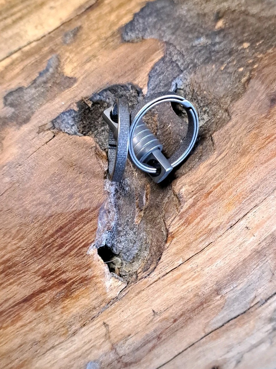 Pro Mini Series Titanium Swivel With 16mm Titanium Sidepush Keyrings