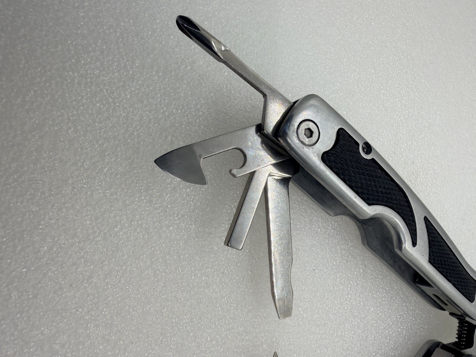 Winchester Large Multi Tool With Tool Kit Hex Bits Nylon Sheath 16 Functions