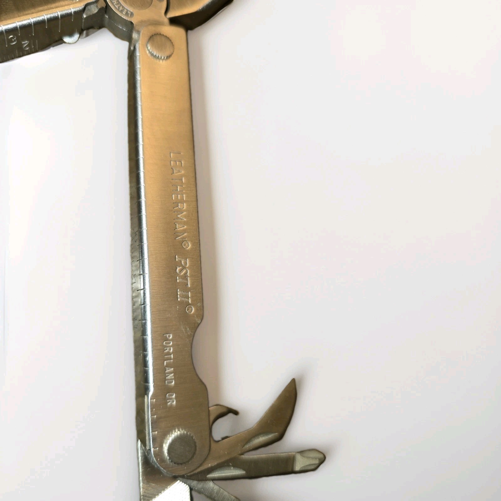 Leatherman Pocket Survival Tool PST ll Multi-Tool with Sheath Portland OR USA
