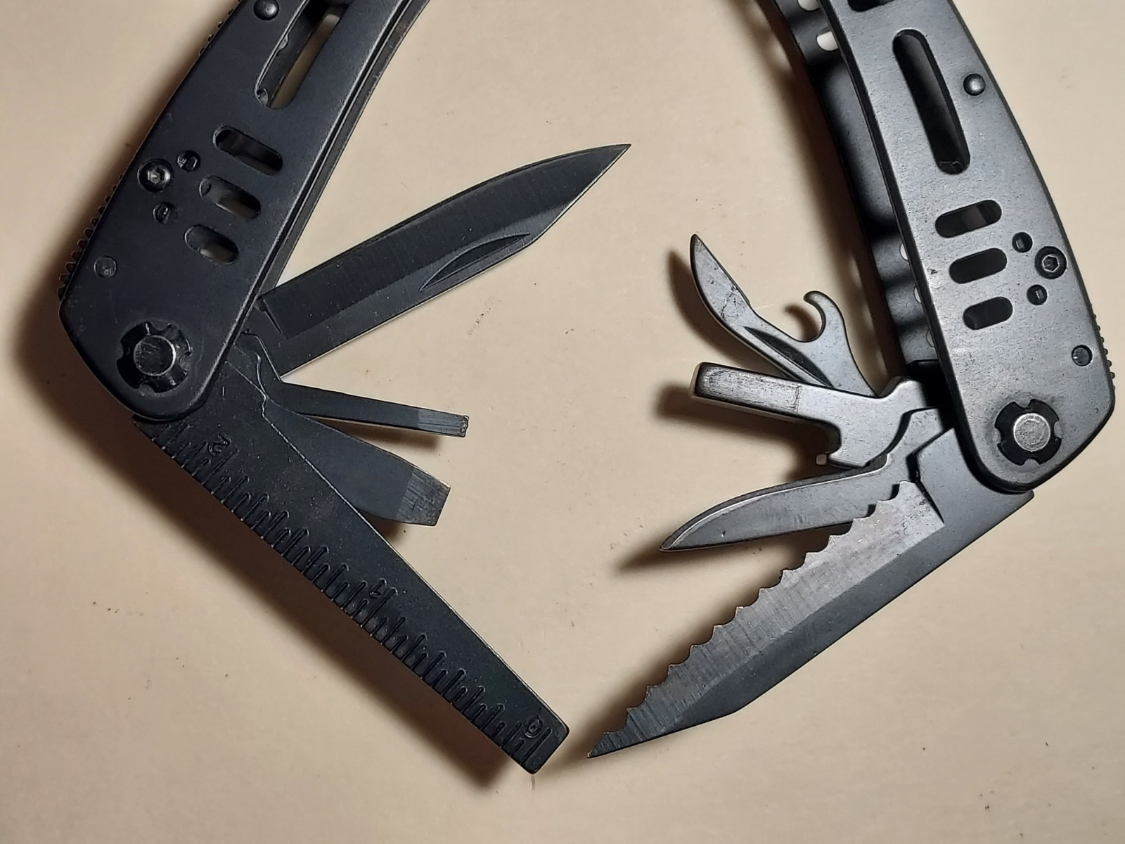 Ganzo Multi Tool with Bits, Nylon Pouch