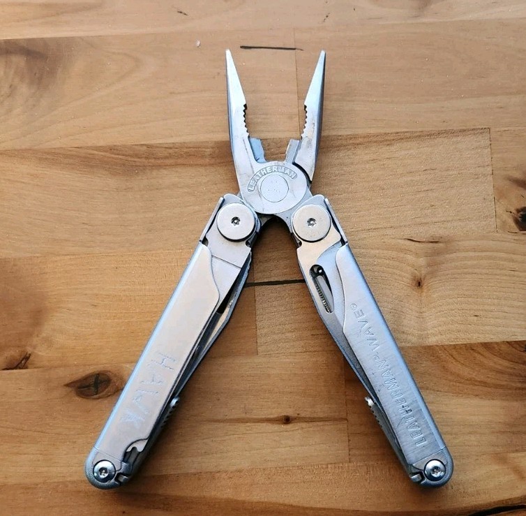 Leatherman Wave Multi-Tool Pliers Pocket Knife Scissors – Great Condition – B96