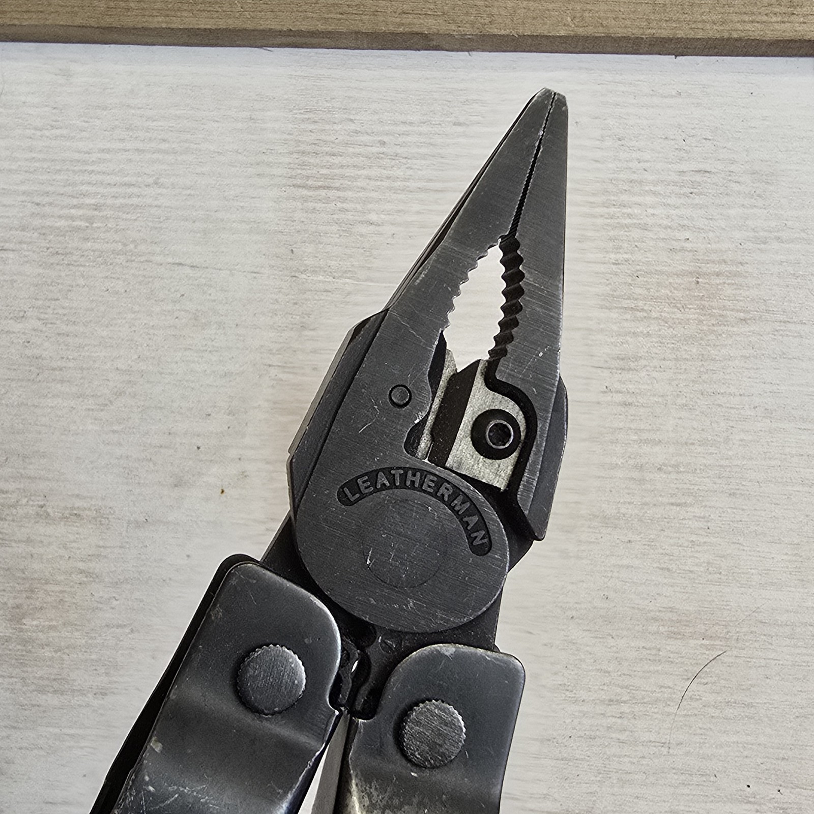 LEATHERMAN SUPER TOOL 300 MULTI TOOL PLIERS KNIFE SUPERTOOL 831106 BLACK OXIDE