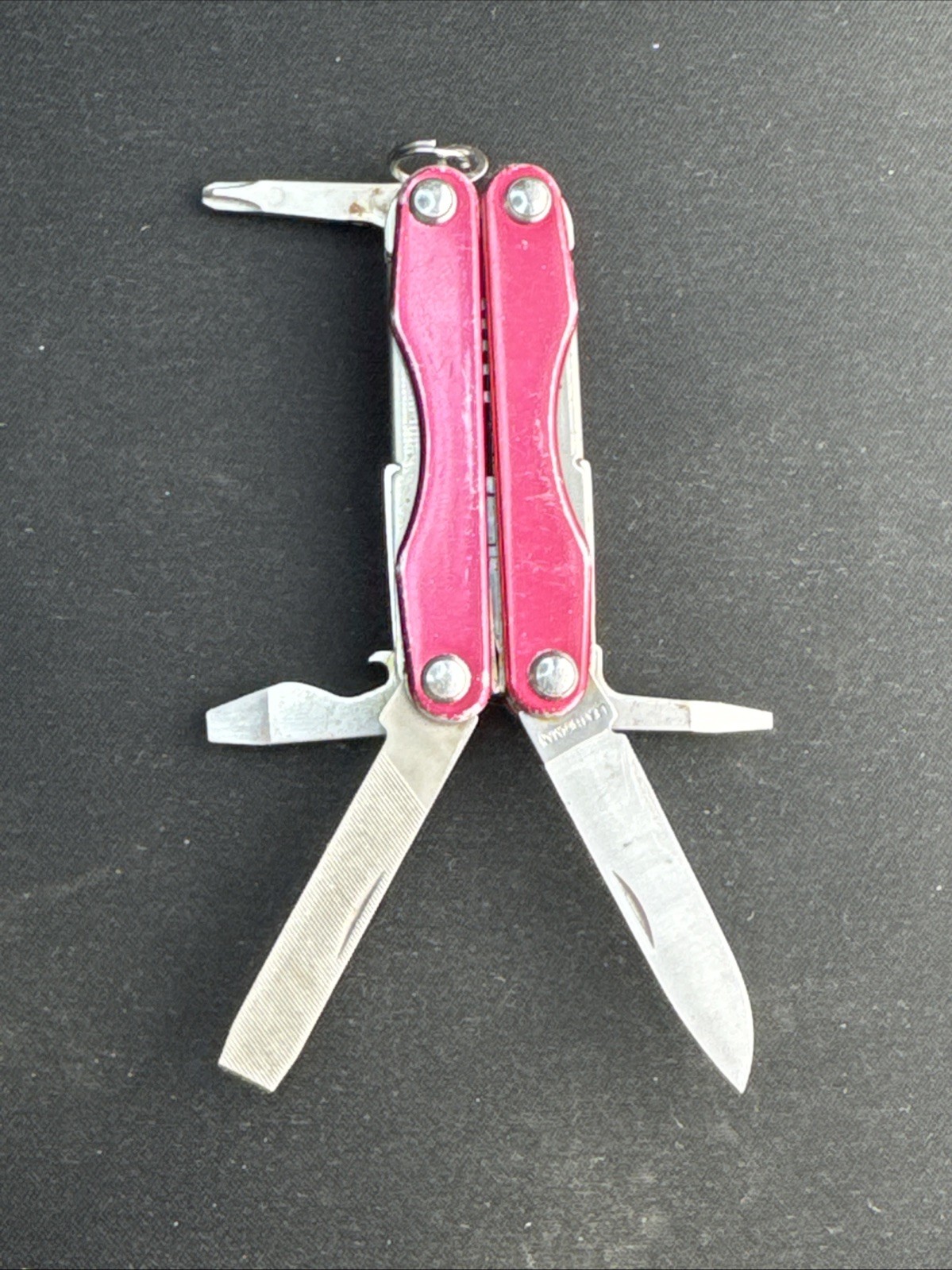 Leatherman Squirt E4 Multi-Tool w/Wire Strippers Radioshack – Parts/Repair