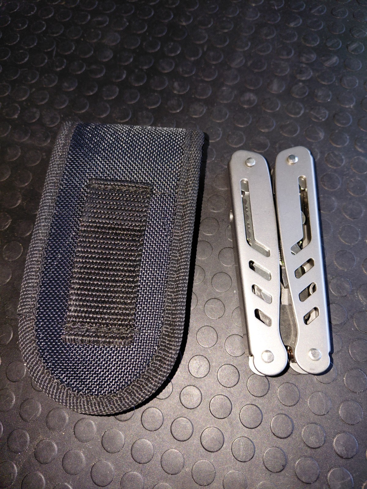 Ozark Trail Multi-Tool Leatherman/Case Outdoor Equipment Pouch Holder Pre-owned