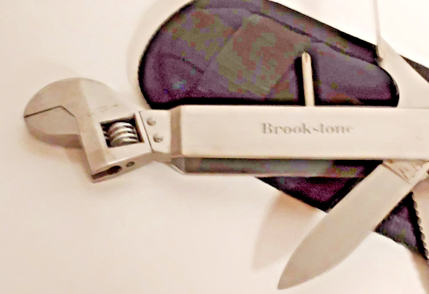 BROOKSTONE 8IN1 MULTITOOL WITH BLADE, & CASE, SILVER COLOR STAINLESS , ( OF