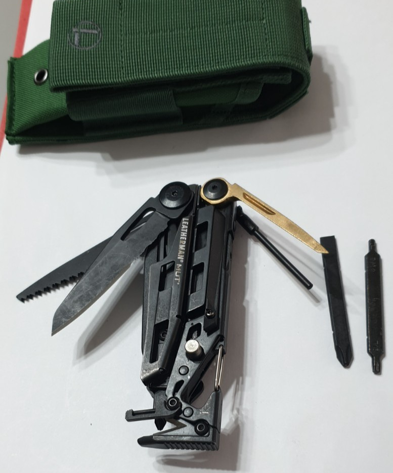 🔥🔥🔥 Leatherman MUT Multi Tool Military Green Sheath Retired Collectable Rare
