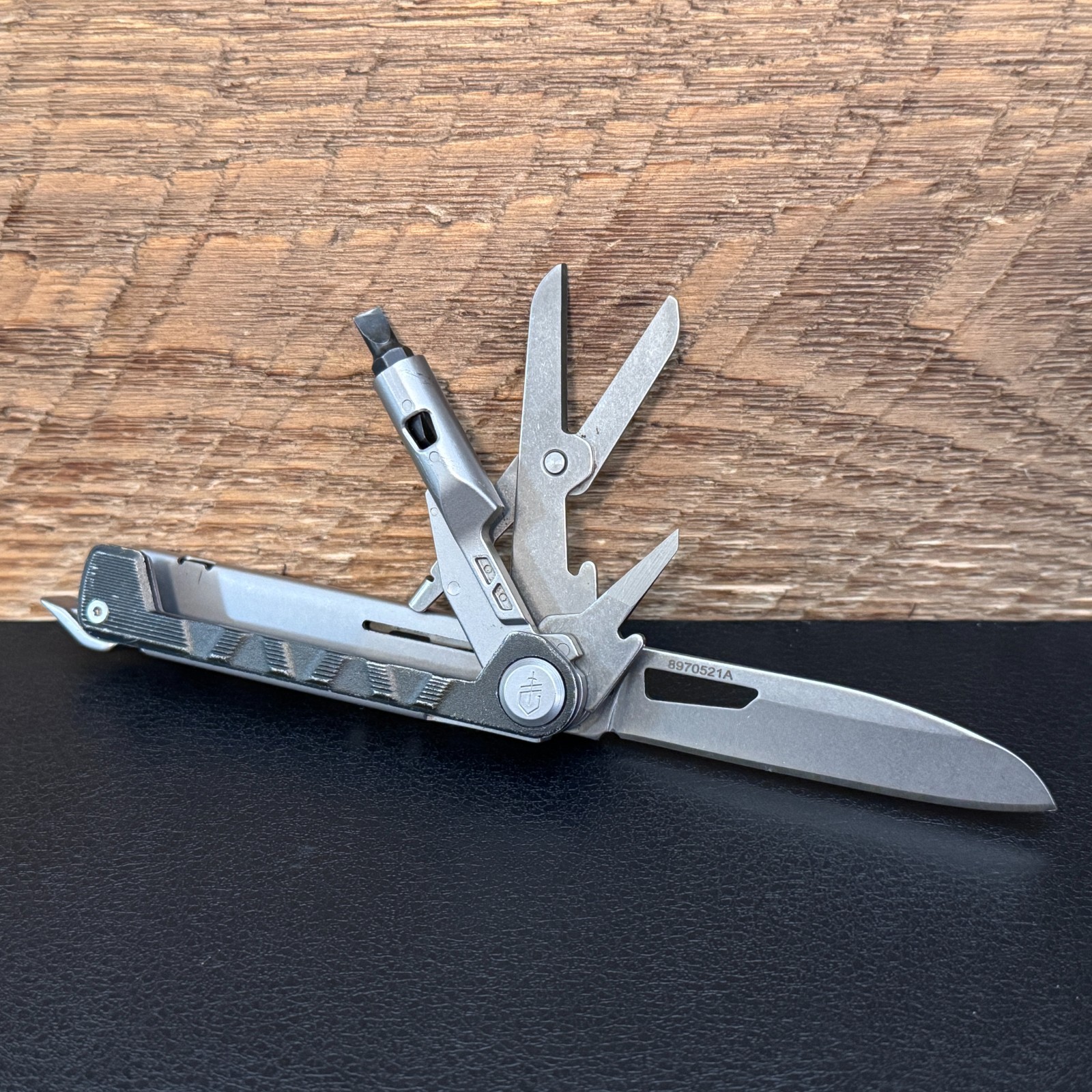 GERBER Gear ARMBAR Drive 8-in-1 Pocket Knife Multi-Tool, Black/Silver 8970521A