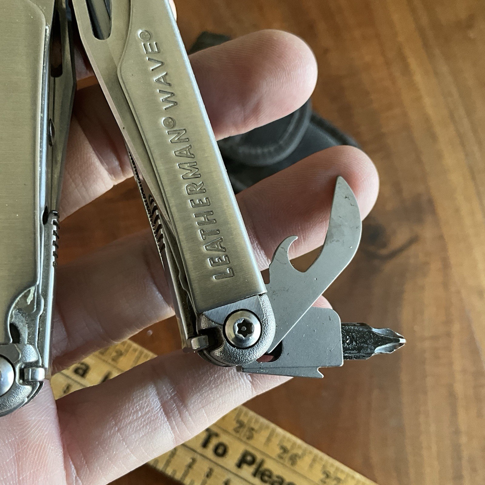 Leatherman WAVE Multi-Tool Date Code 0407 (Apr 2007) with Sheath