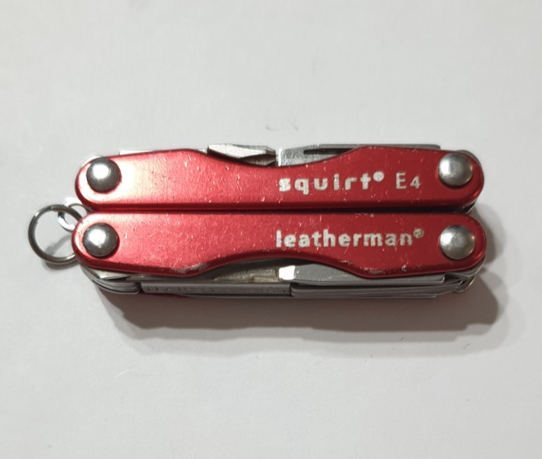 🔥 Leatherman Squirt E4 Stainless Multitool Red Rare Retired Condition