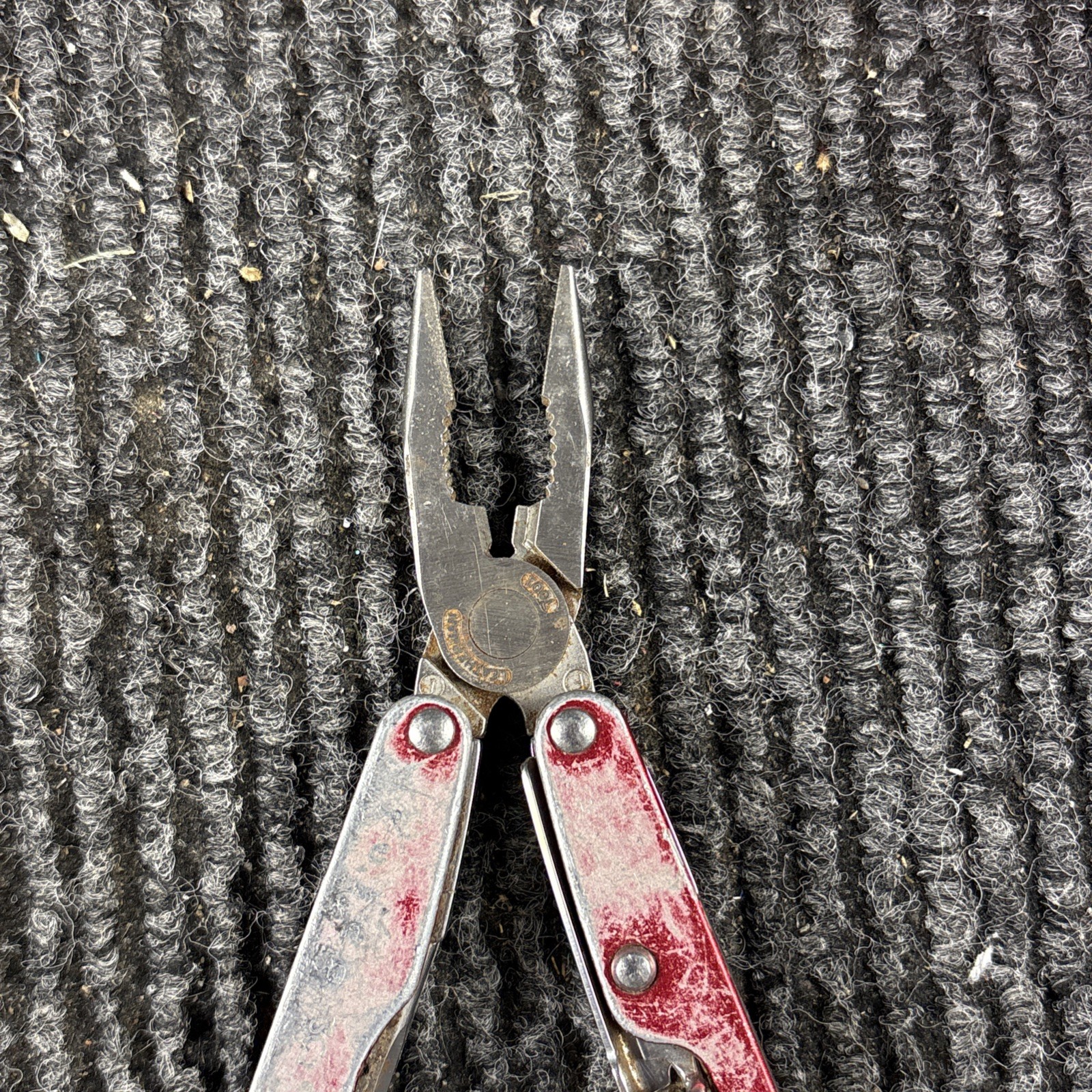 Retired LEATHERMAN Juice SC2 Inferno Red Multi-Tool Pliers (188)