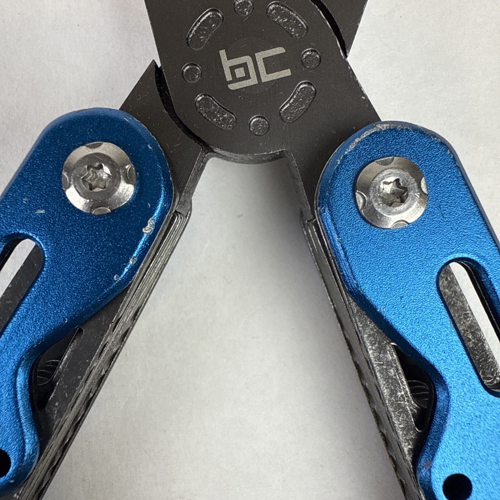 Basecamp Multi-Mate Multi-Tool Blue UPS Logo *See Photos