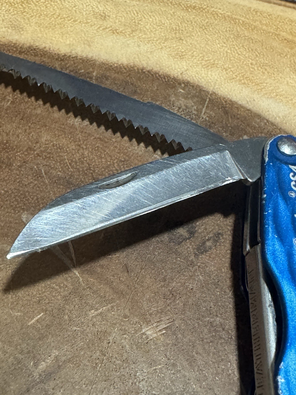 Leatherman Juice CS4 EDC Multitool