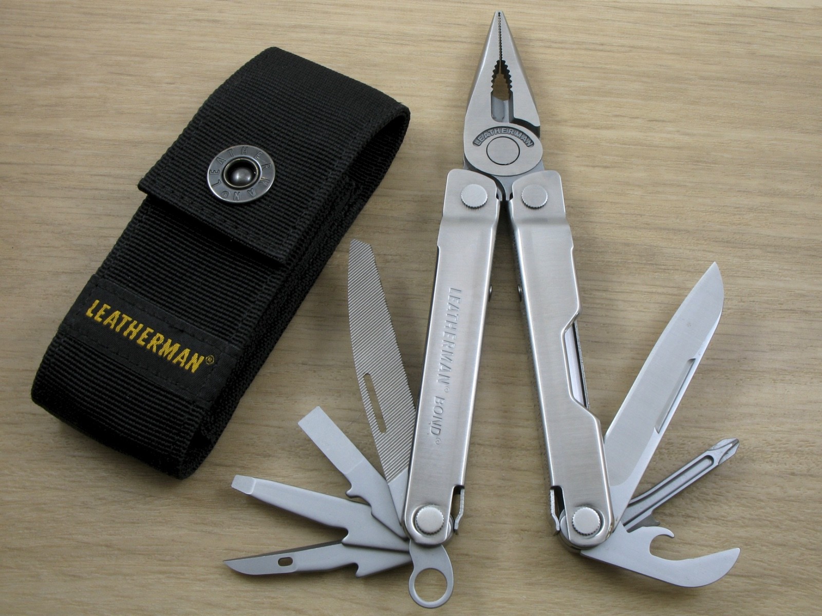 Leatherman Bond Multi-Tool, Sheepsfoot Knife, w/Sheath – “DRAPER” – Excellent