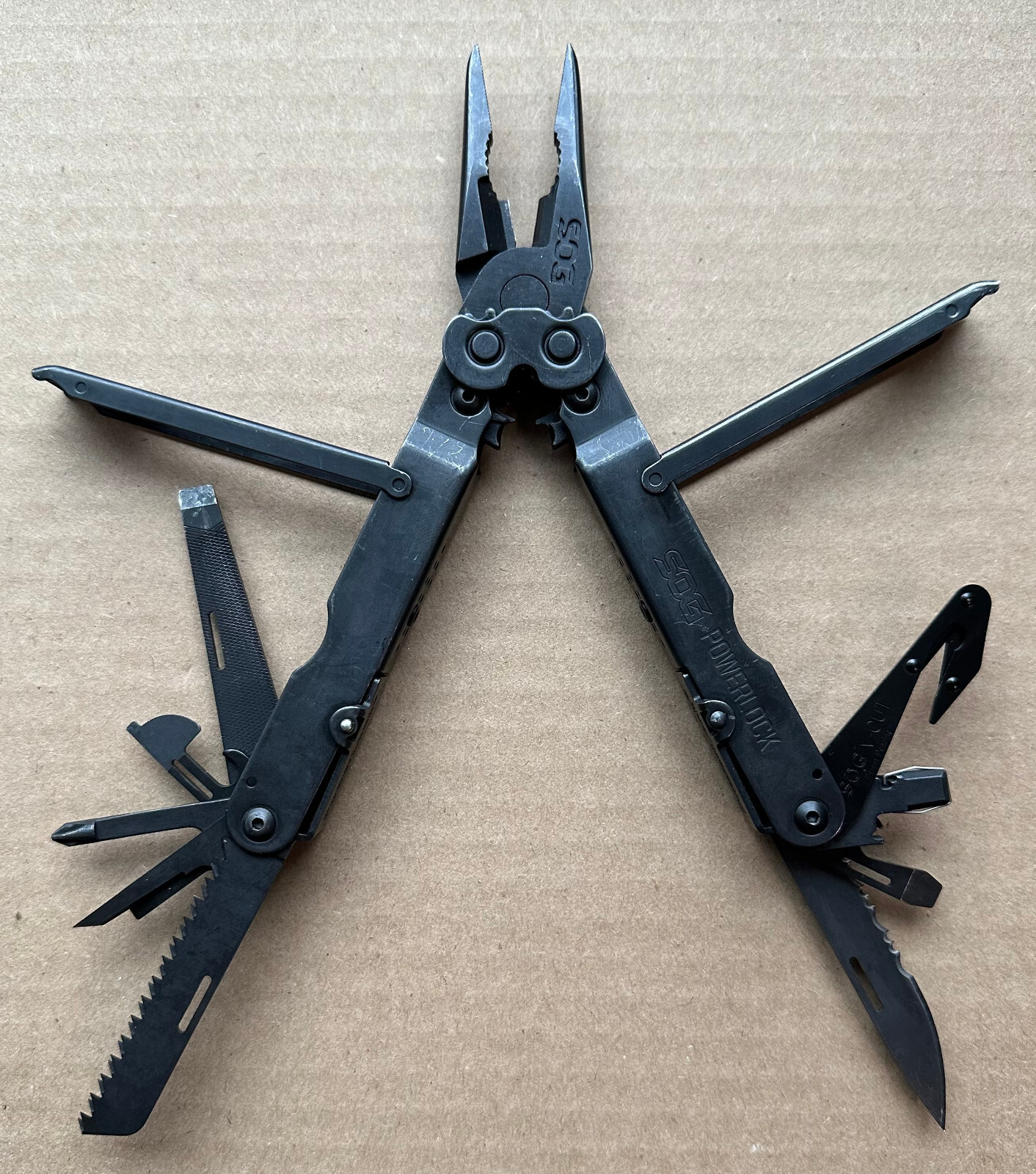 SOG POWERLOCK Multi-Tool