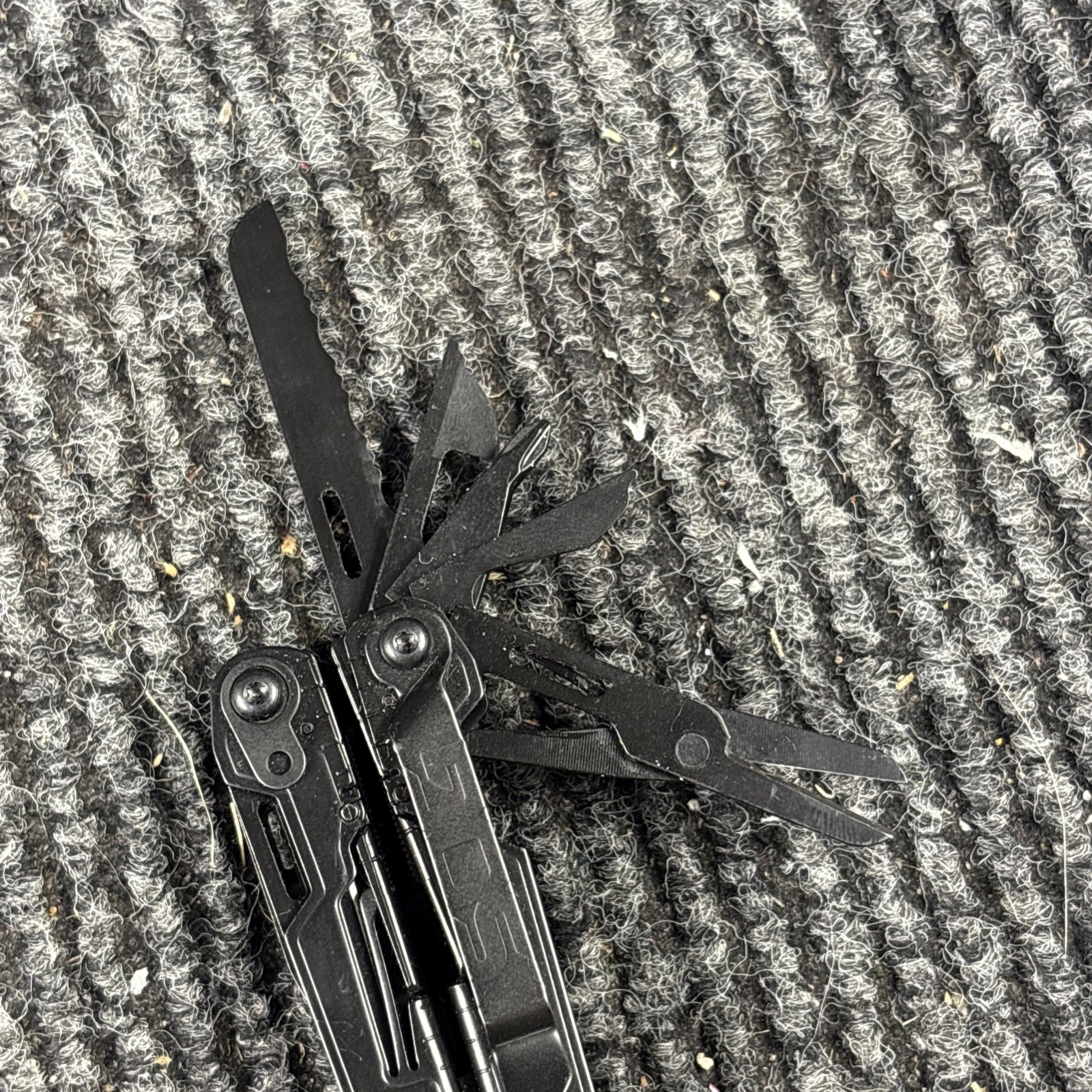 SOG POWER PINT MULTI TOOL PLIERS KNIFE SMALL (412)