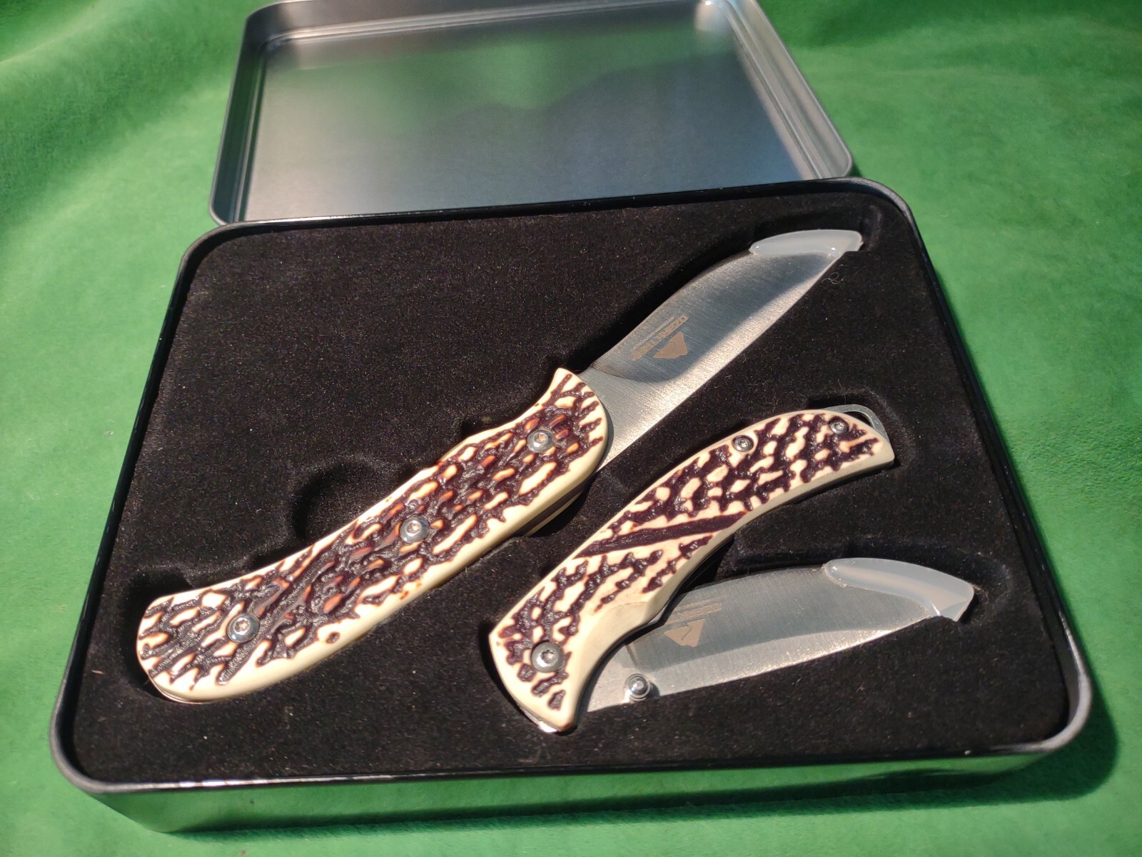 Ozark Trail 2 Piece Pocket Folding Knife Set With Collector’s Tin Box Gift