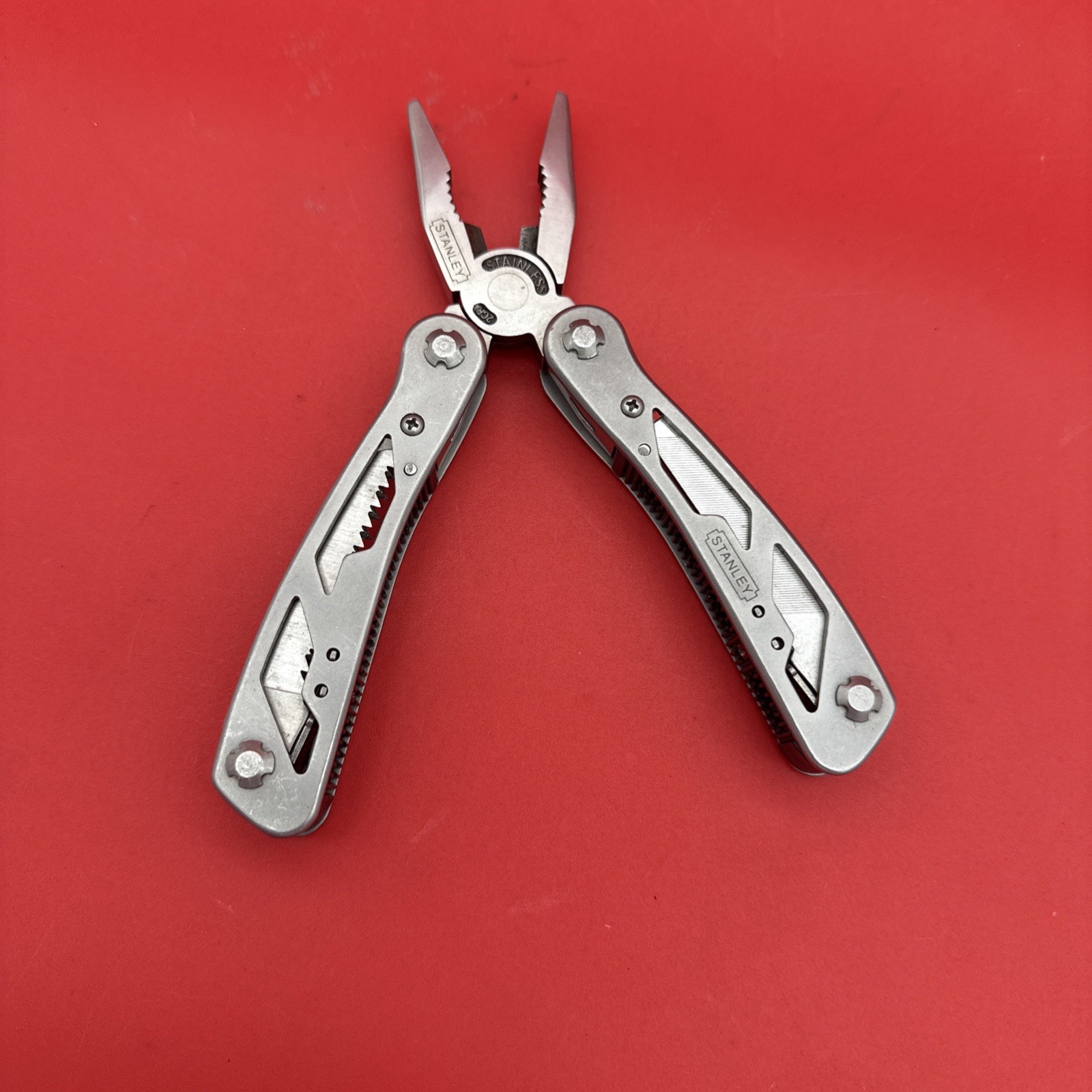 Stanley Multitool 2CR 12-in-1 Grey Stainless Steel Knife Plier Drivers W/ Case