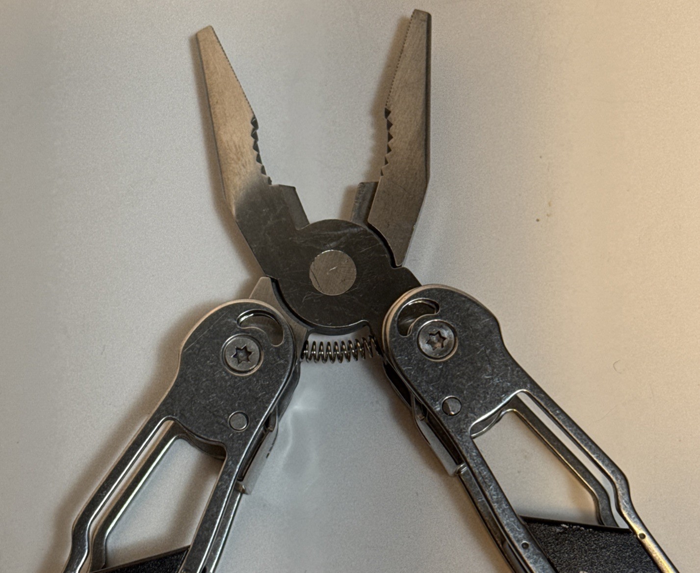 PRO-4 TACTICAL 12 IN 1 MULTI-TOOL PLIERS/ W NYLON SHEATH